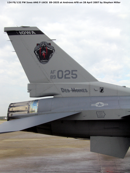 USAF General Dynamics F-16CG Fighting Falcon 89-2025