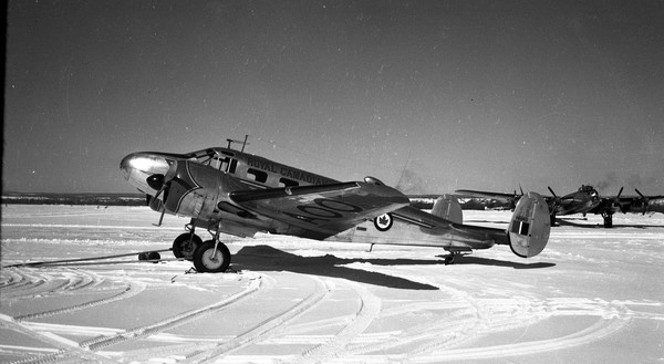RCAF Beechcraft C-45 Vega 5 HB158