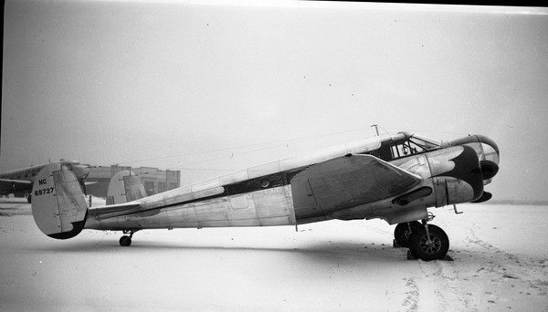  Beechcraft AT-11 Vega 5C N69727