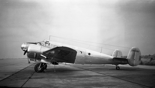  Beechcraft D18 Vega JA5020