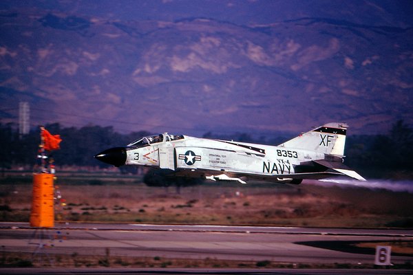 USN McDonnell F-4J Phantom II 158353