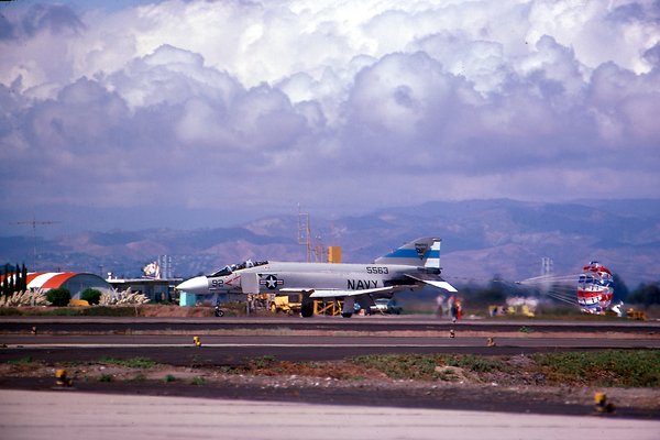 USN McDonnell F-4J Phantom II 155563